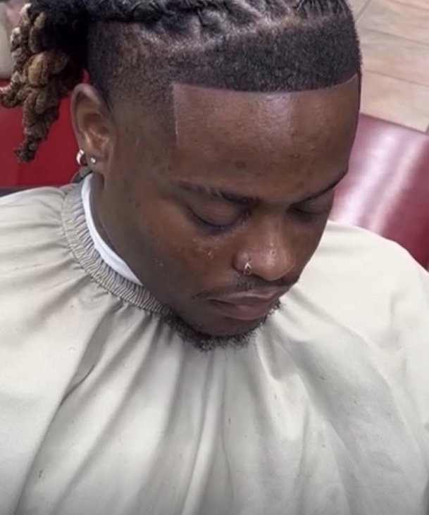 Locs with a razor-sharp line-up